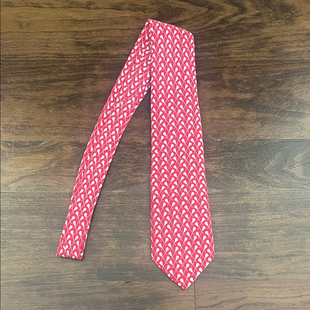 Vineyard Vines Lacrosse Theme Tie